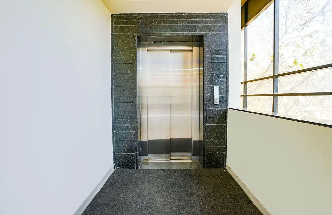 Fabhotel Regent Inn - Nr Skywalk Bridge-1