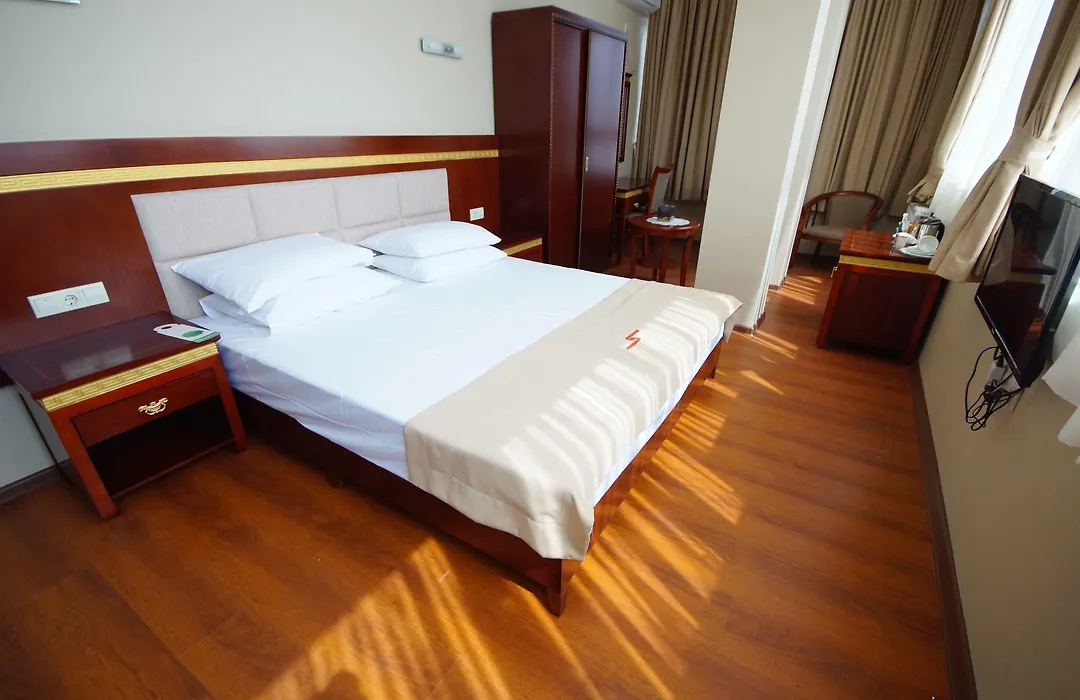Hotel 725-1