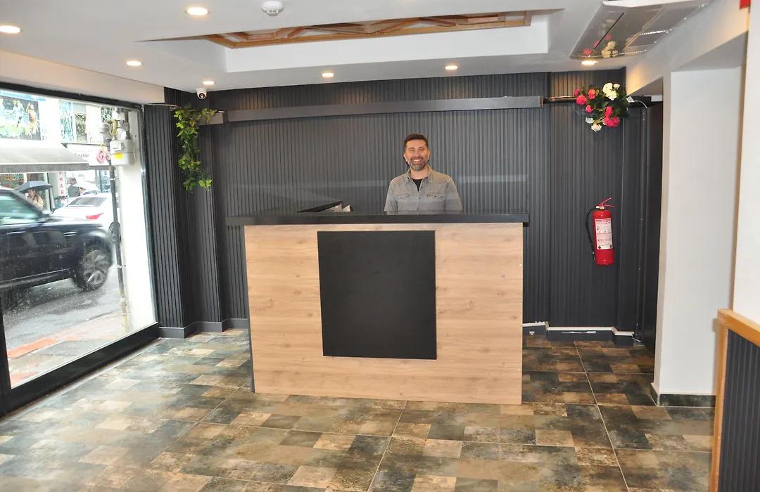 Check In Hotel-1