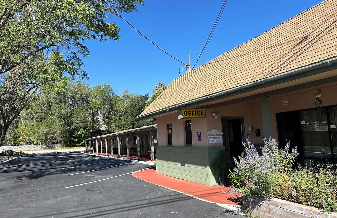 Starlight Motel-1