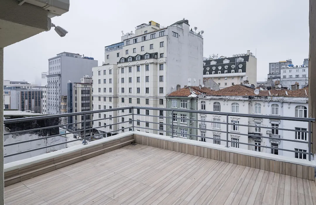 Roco Beyoglu-1