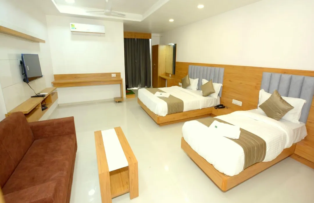 Hotel Greeen Leaf-1