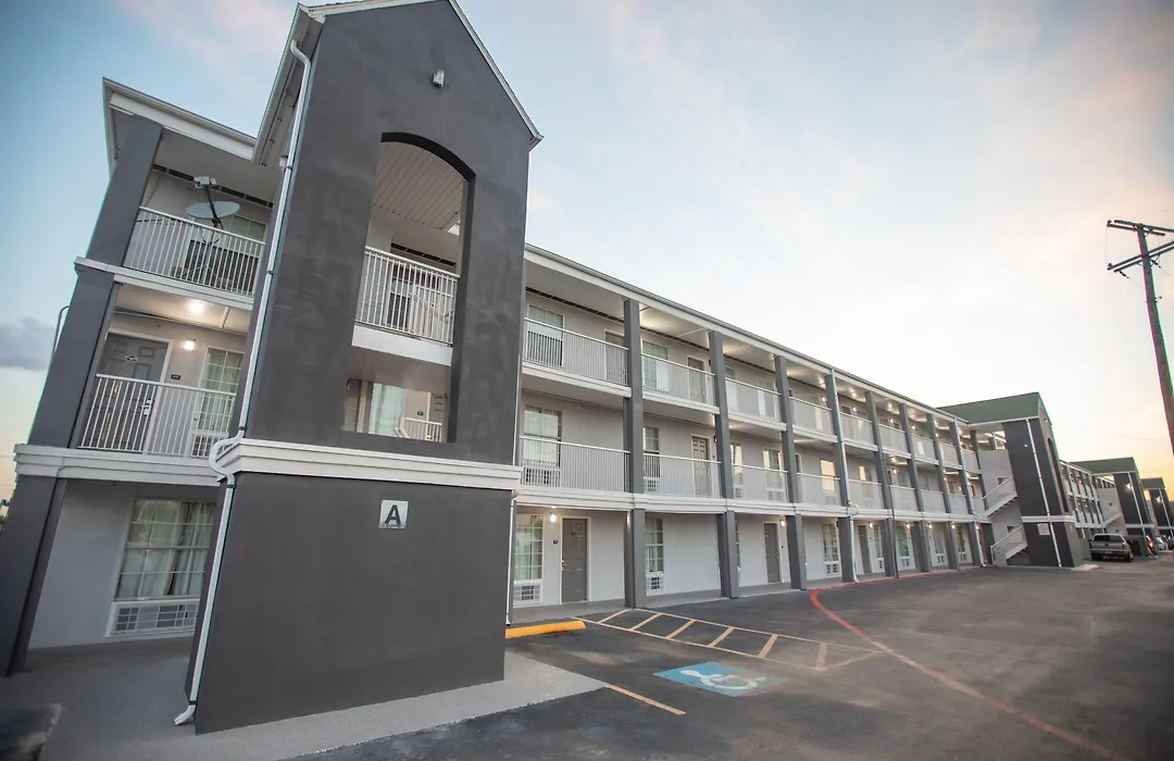 The Crossroads Hotel And Suites Irving-1