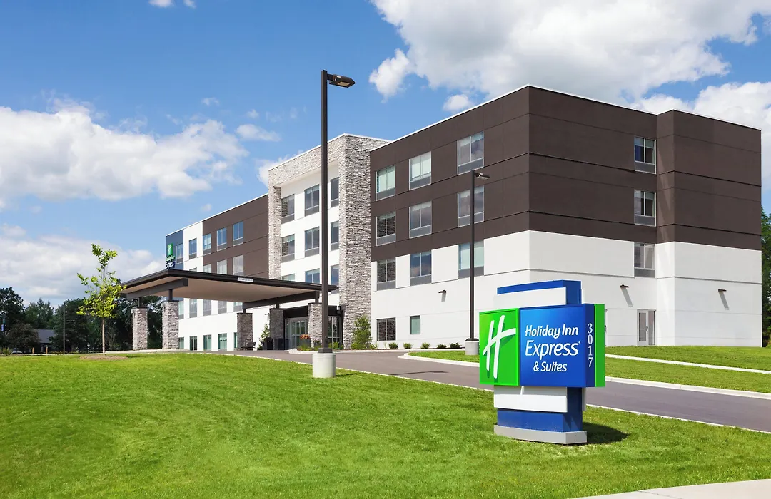 Holiday Inn Express & Suites Reedsburg - Dells Area By Ihg-1