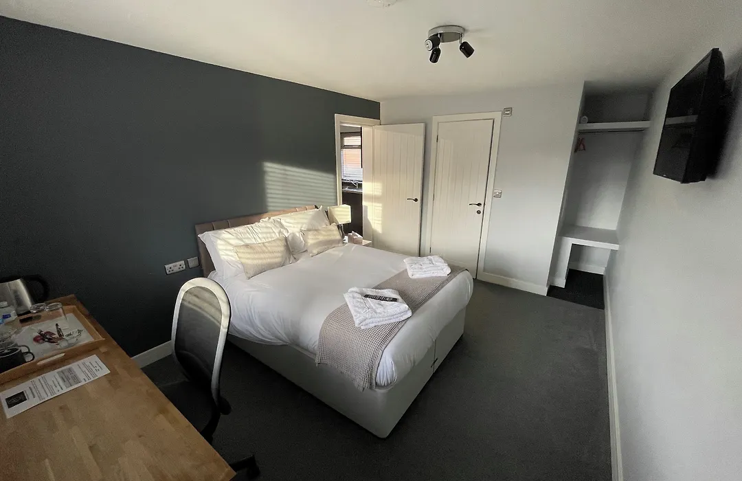 Arlan House, Central Basingstoke Hotel-1