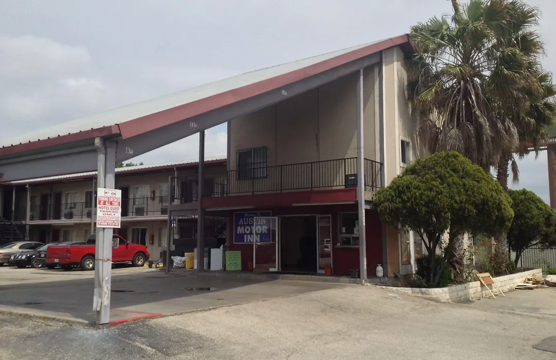 Austin Motor Inn-1