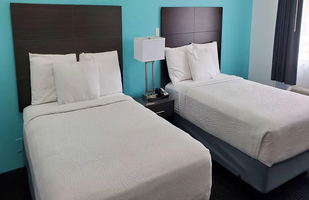 Travelodge By Wyndham Livonia Canton Novi Detroit Area-1