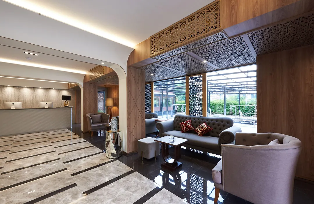 Almas Hotel Bangkok-1