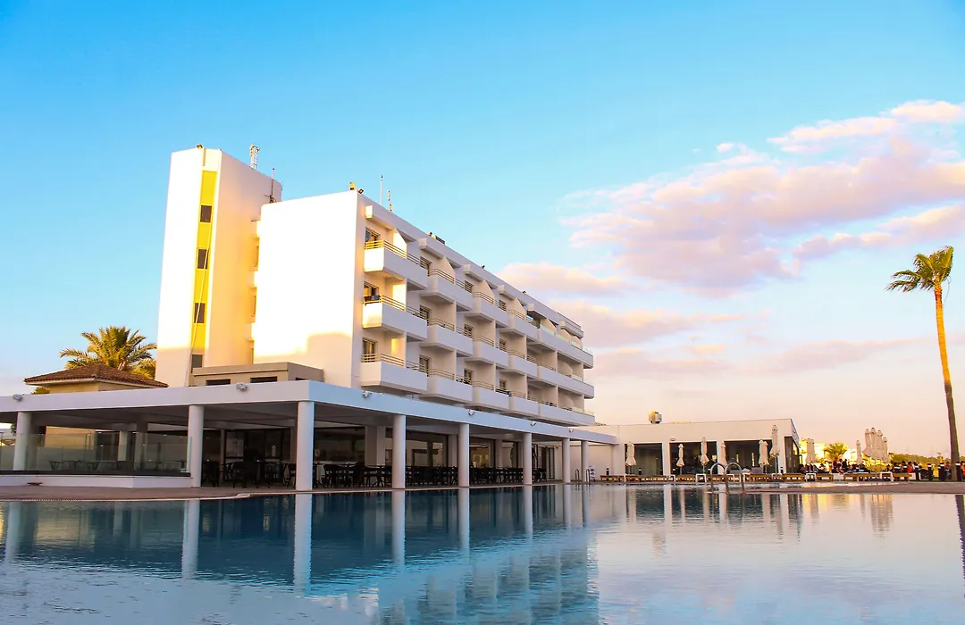 Piere - Anne Beach Hotel-1