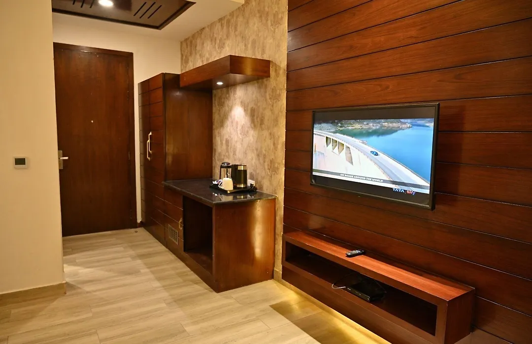 Hotel Aakriti Clarks Inn Express-1