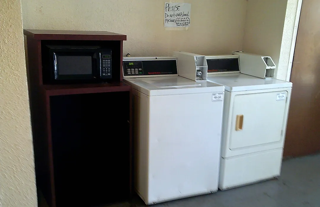 Metro Inn & Suites-1