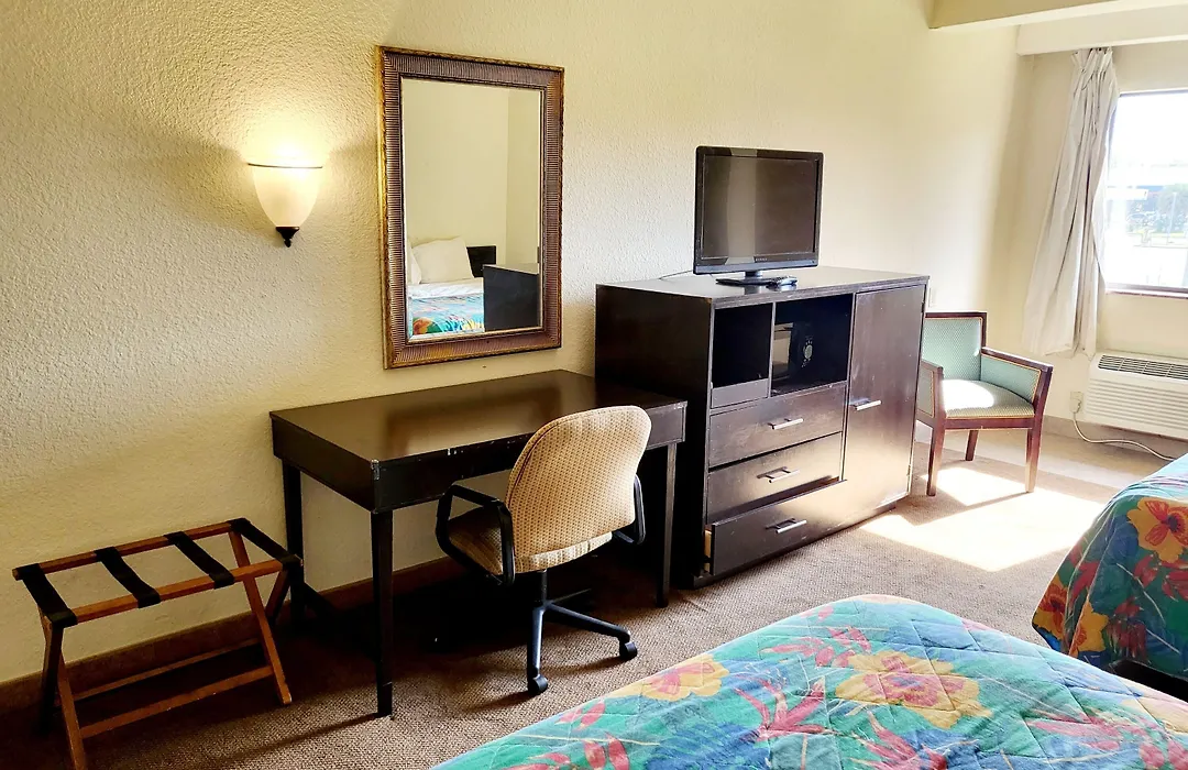 Metro Inn & Suites-1