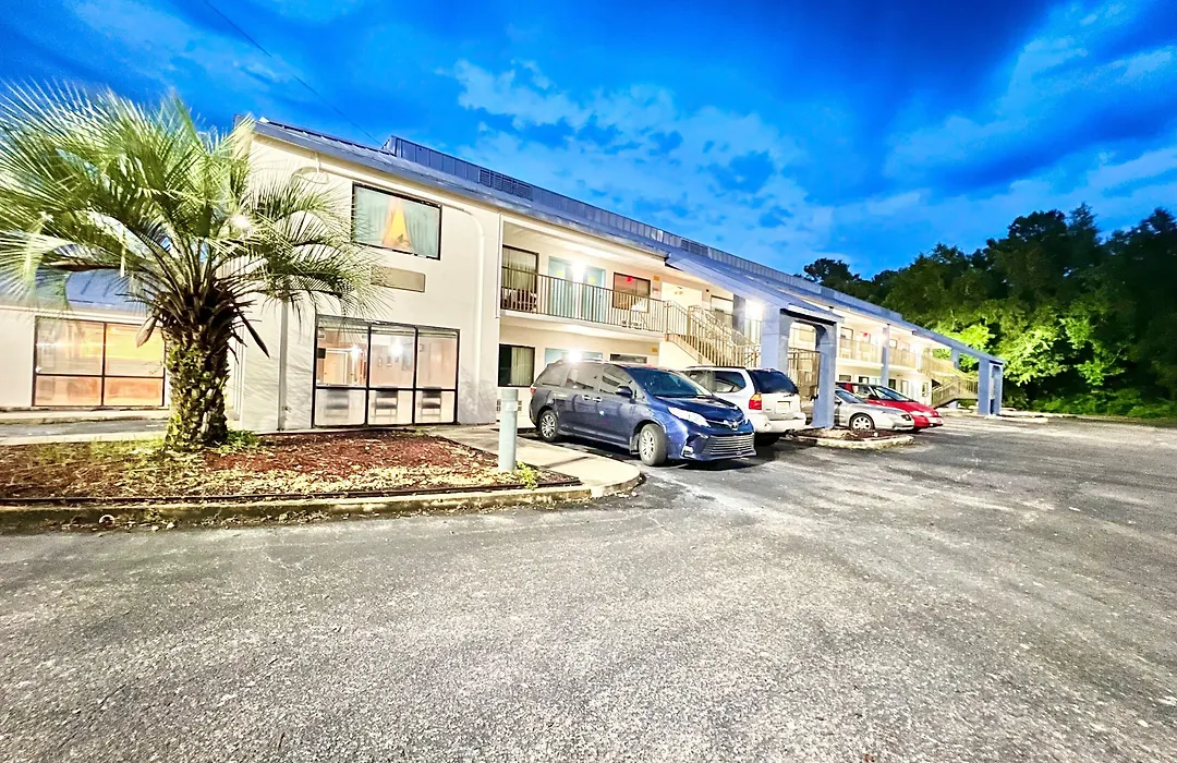 Bayou Inn & Suites-1