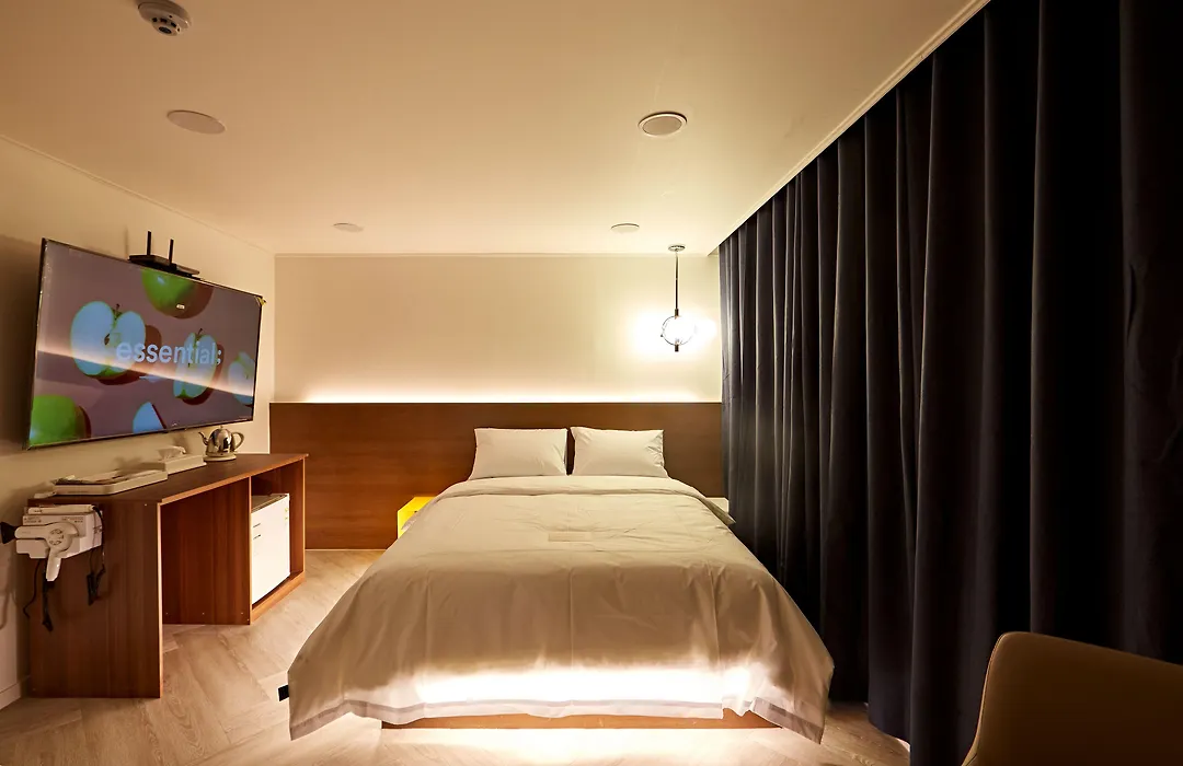 Hotel Sounds-1