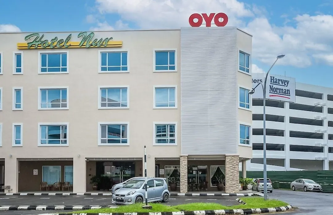 Super Oyo 985 Hotel Nur-1