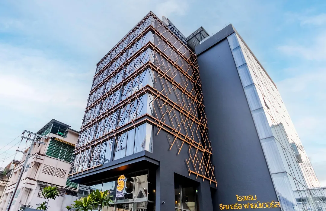 Seekers Finders Rama IV Hotel Surestay Collection By BW-1