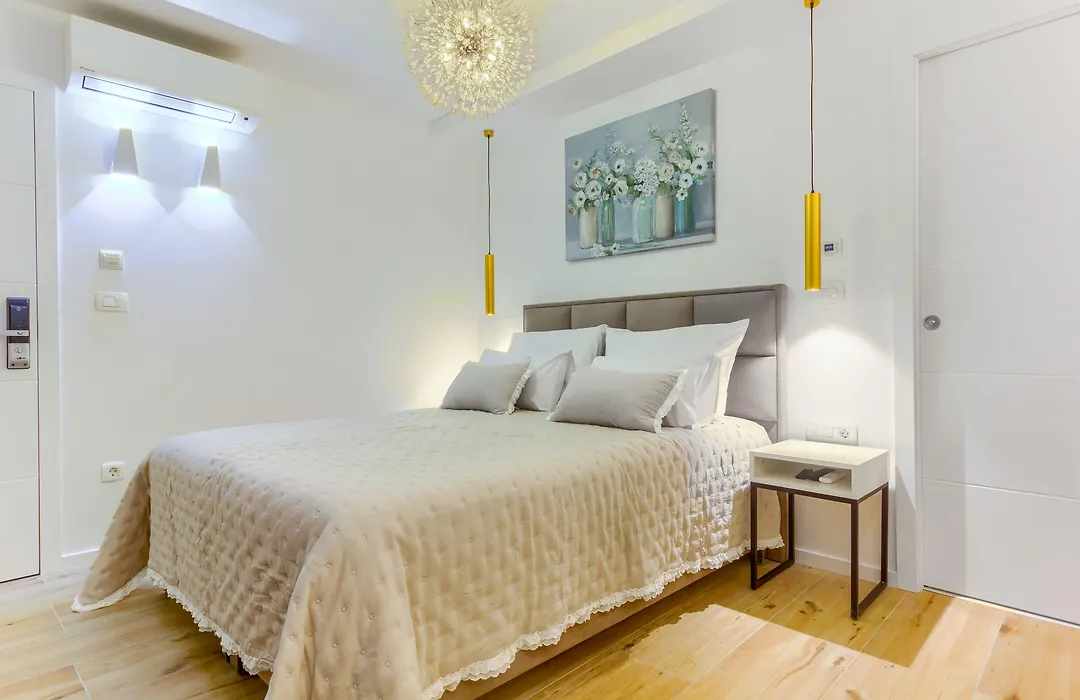 Irini Luxury Rooms-1