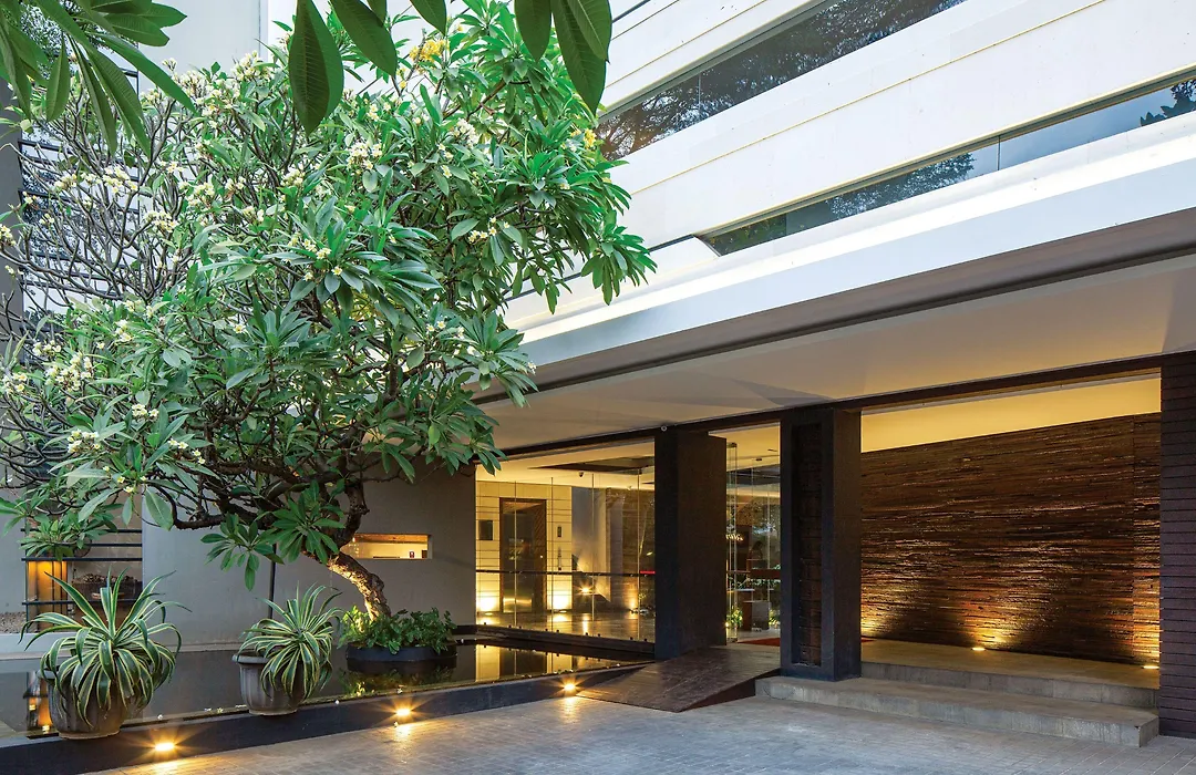 Miers Kuningan, ARTOTEL Curated-1