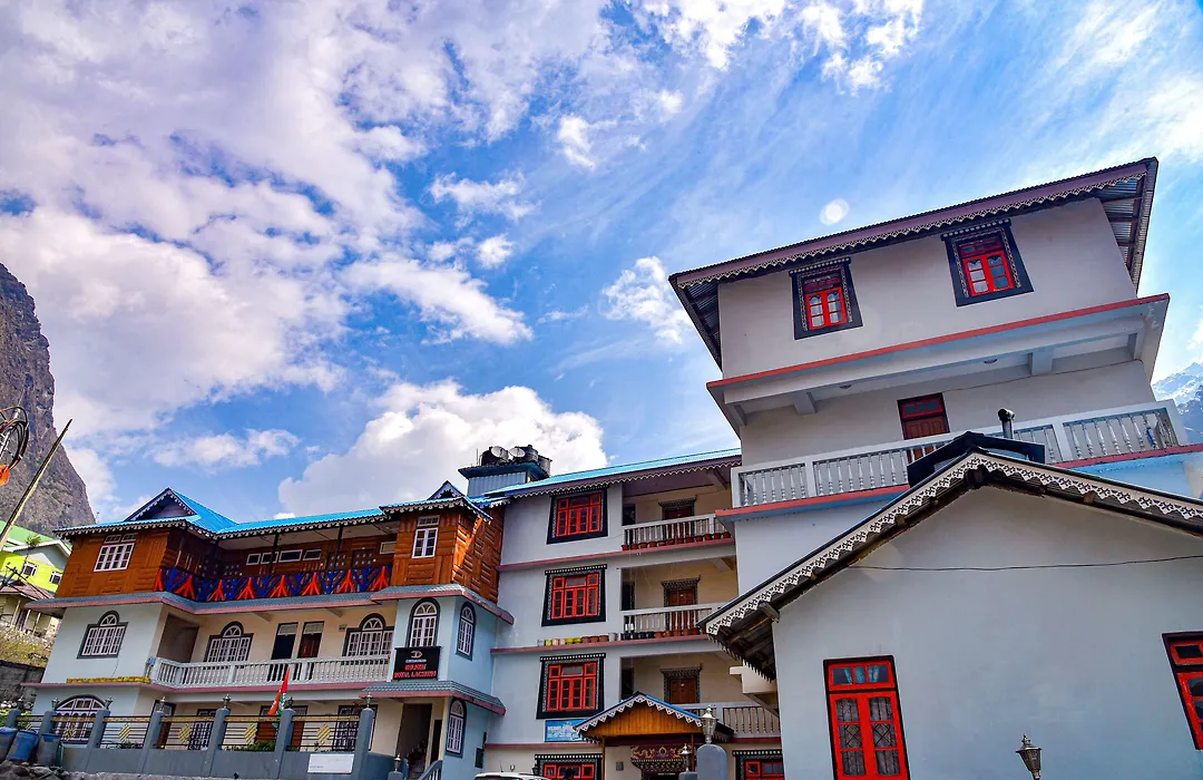 Rufina Royal Lachung-1