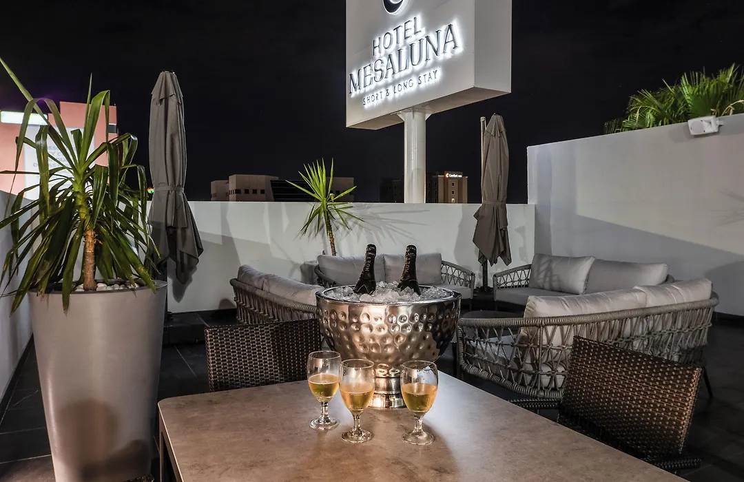 Hotel Mesaluna Short & Long Stay-1