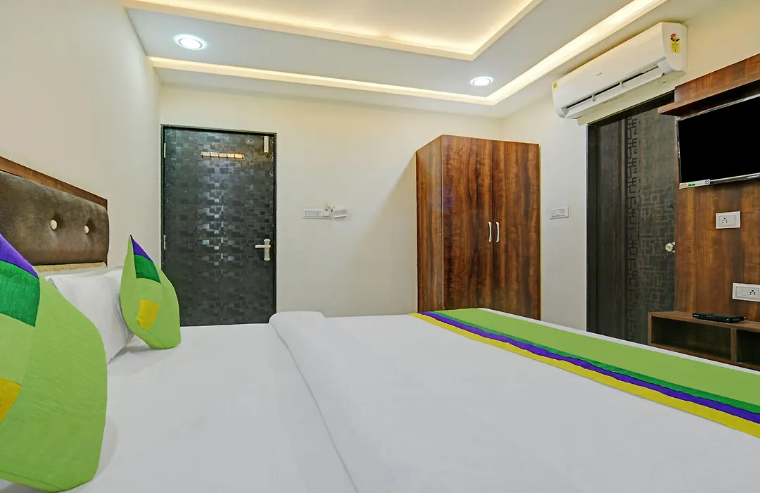Treebo Jayshree Palace C21 Business Park-1