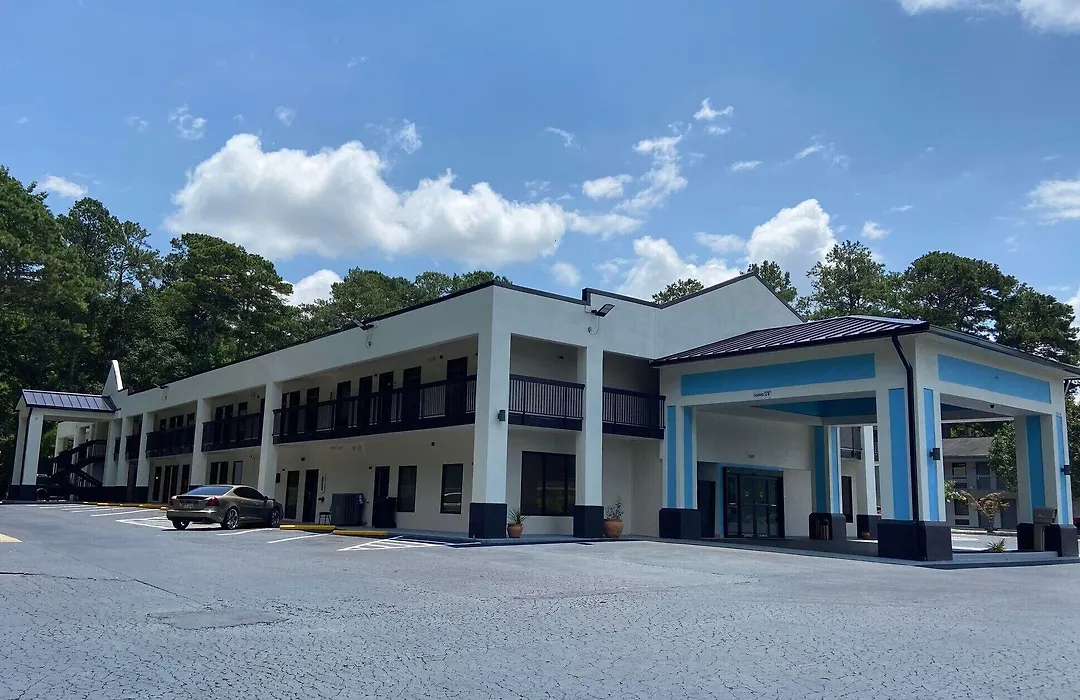 Speedway Inn & Suites-1