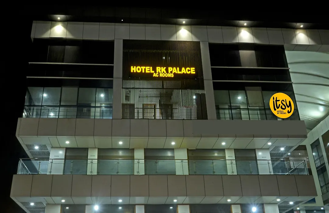 Itsy Hotels Rk Palace-1
