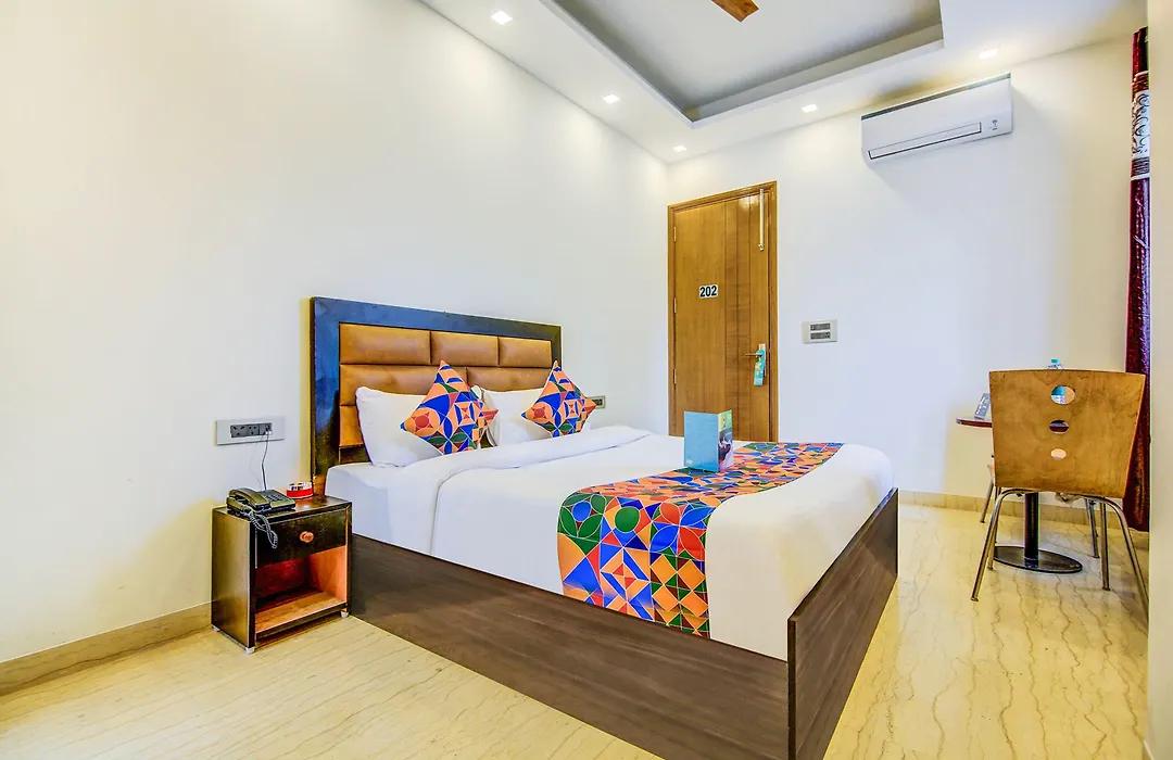 Fabhotel Floyd-1