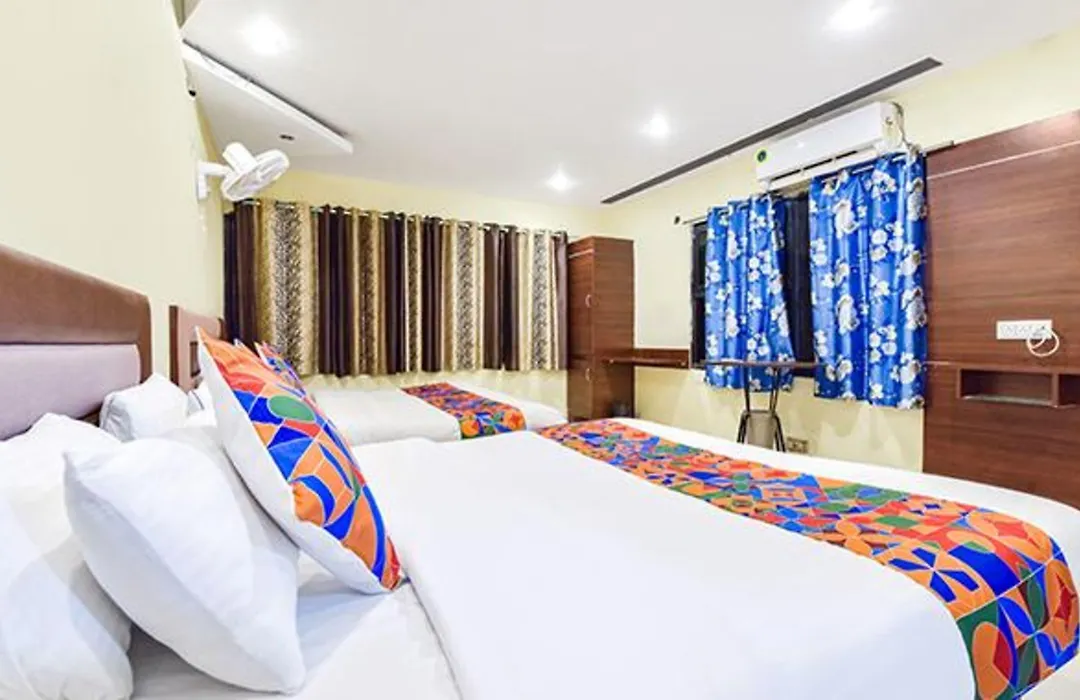 Fabexpress Poonam Palace-1