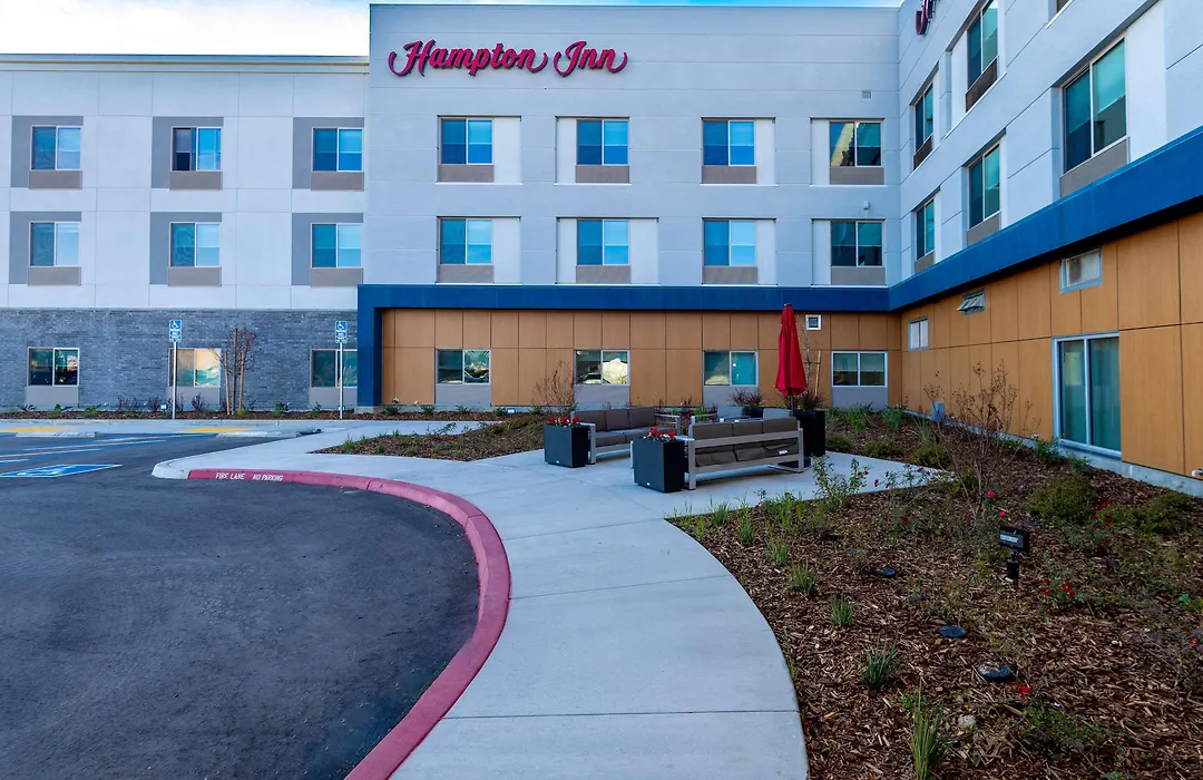 Hampton Inn Selma, Ca-1