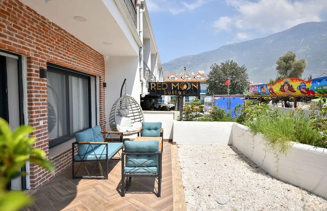 Red Moon Suites-1