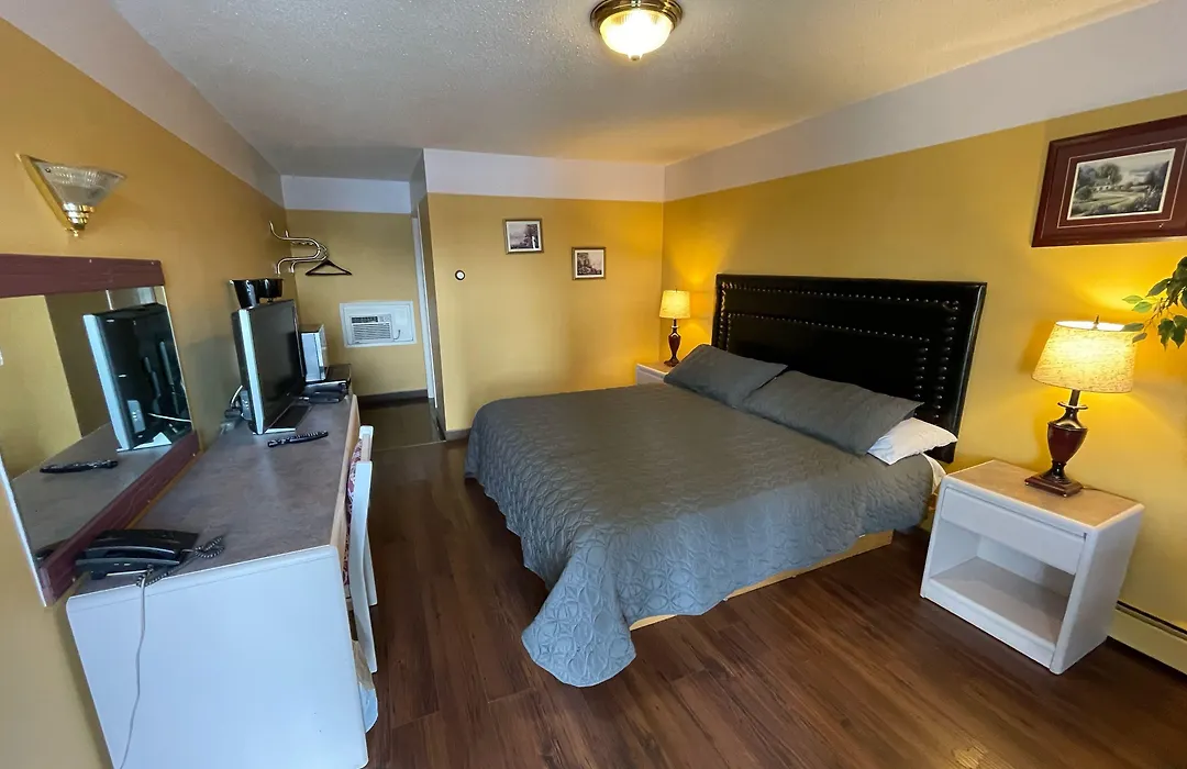 Satellite Motel-1