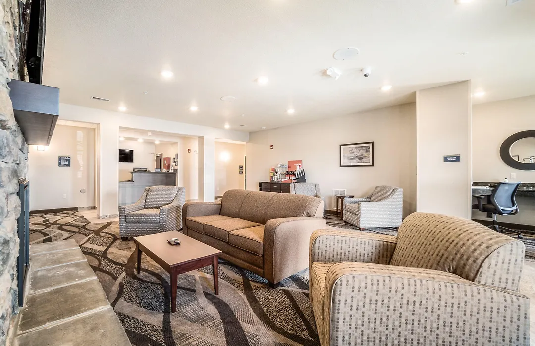 Cobblestone Hotel & Suites - Newport-1