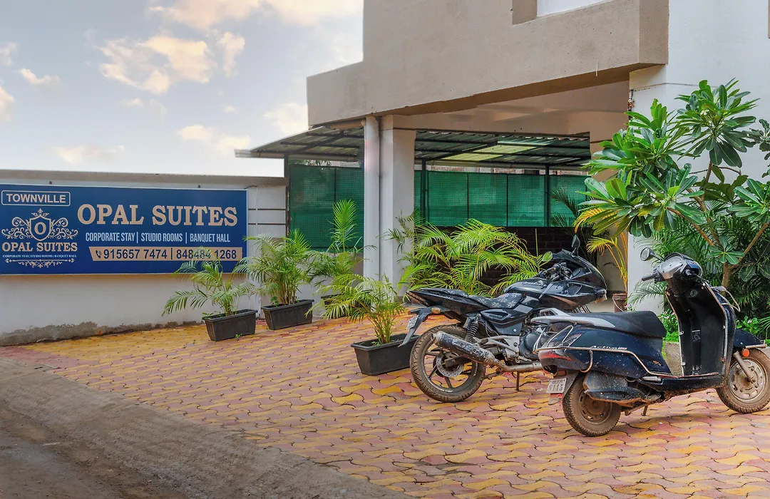 Itsy Hotels Opal Suites, Mundhwa, Near Koregaon Park-1