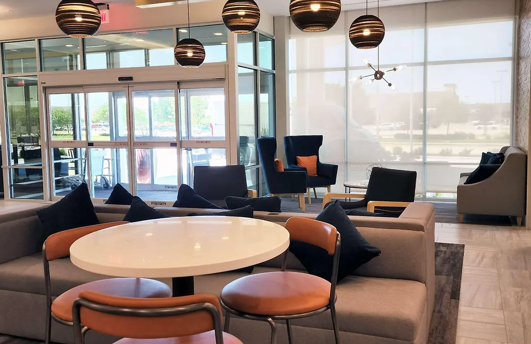 La Quinta Inn & Suites By Wyndham Pflugerville-1