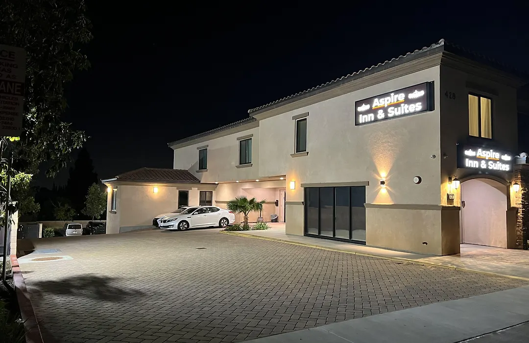 Aspire Inn & Suites Orange-1