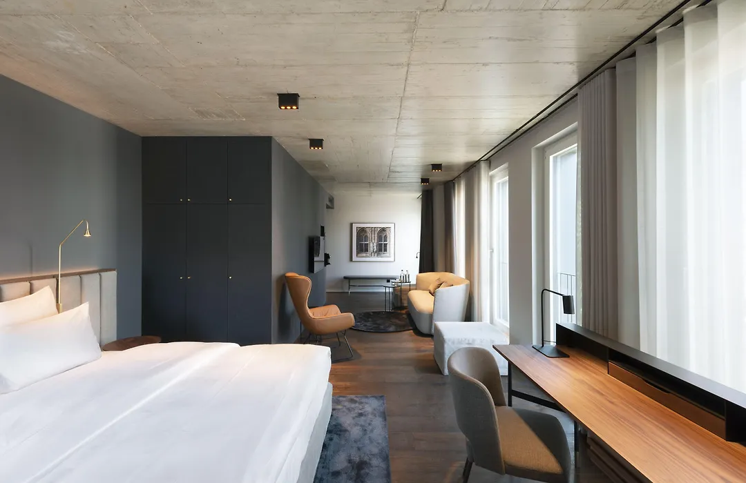 Legend Hotel-1