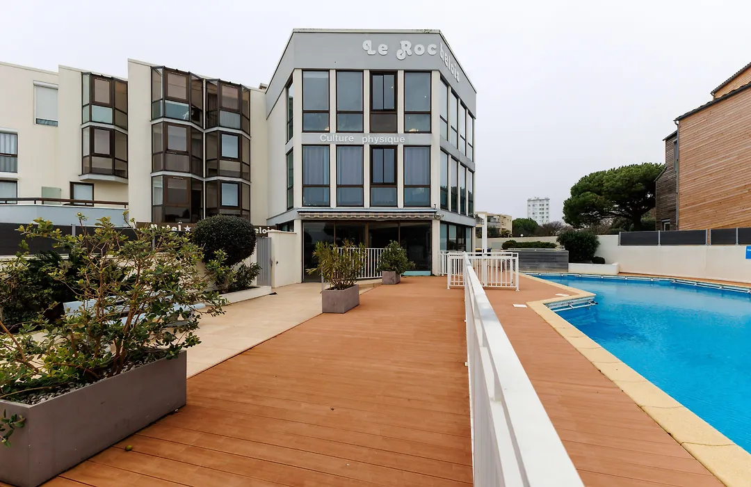 Logis Hotel Le Rochelois-1