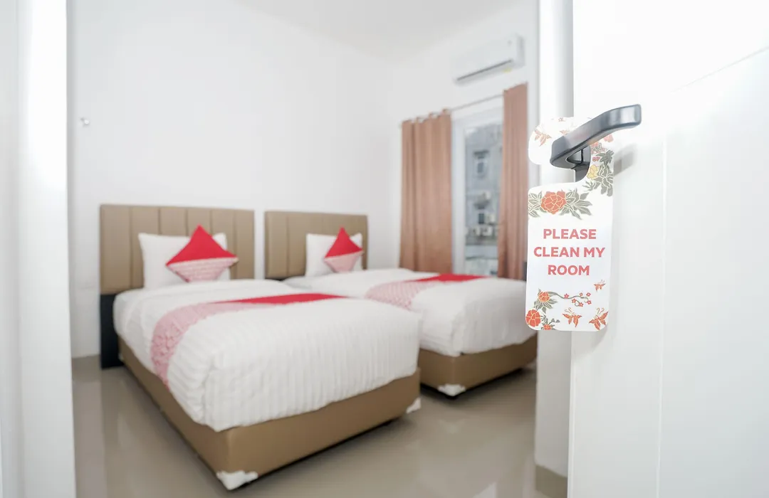 Oyo 443 Hotel Barlian-1
