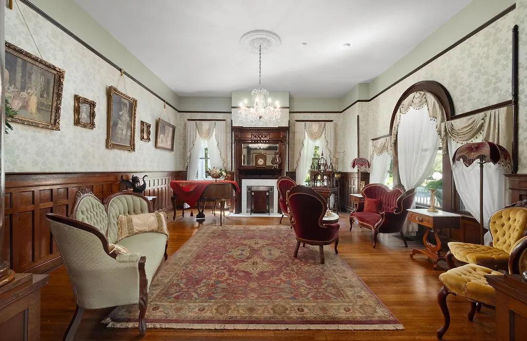 Ross Mansion Bed & Breakfast-1
