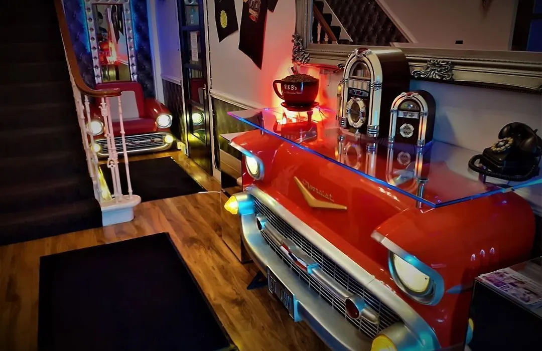 Cadillac Kustomz Guest House-1