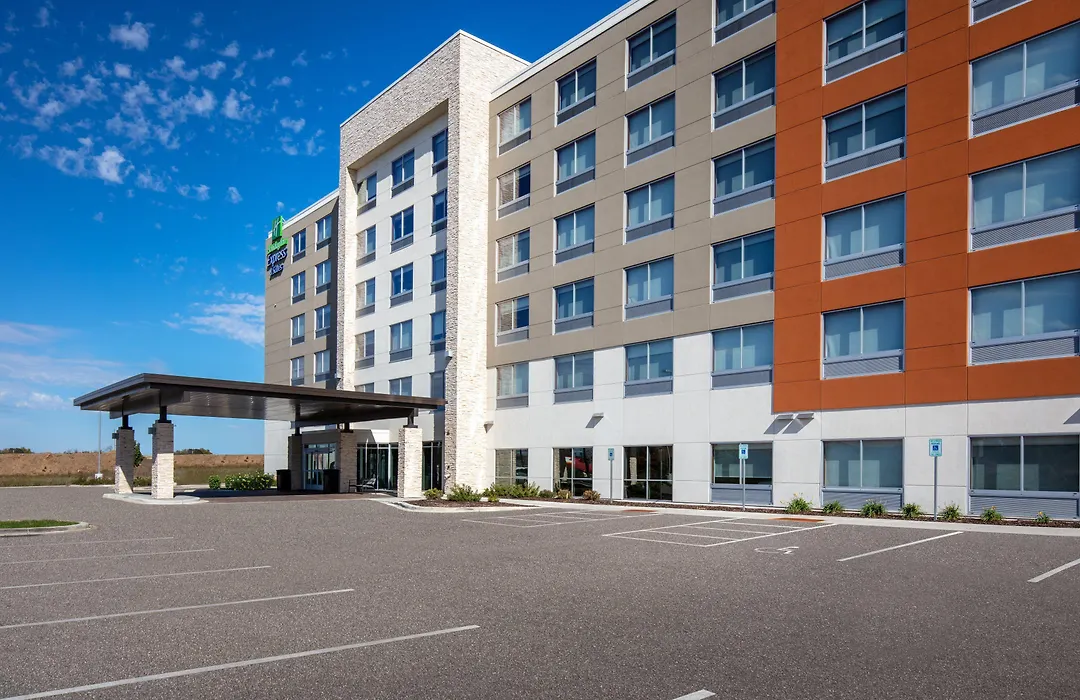 Holiday Inn Express & Suites - Beloit By Ihg-1