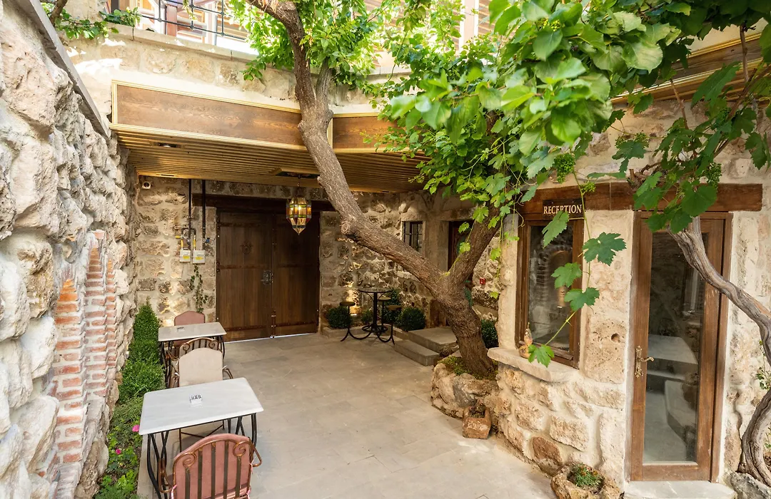 Foremanson Cave Hotel-1