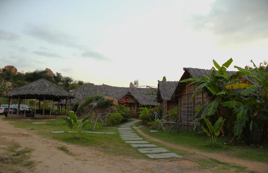 Rocky Meadows Resort Hampi-1