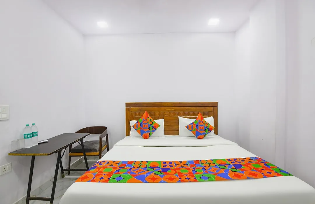 Fabhotel Cosy Rooms - Nr Embassies, Du South Campus-1