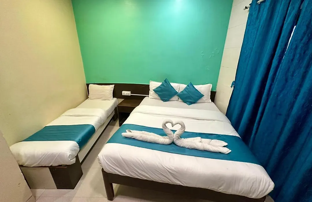 Hotel Metro Plaza Near Barc-1