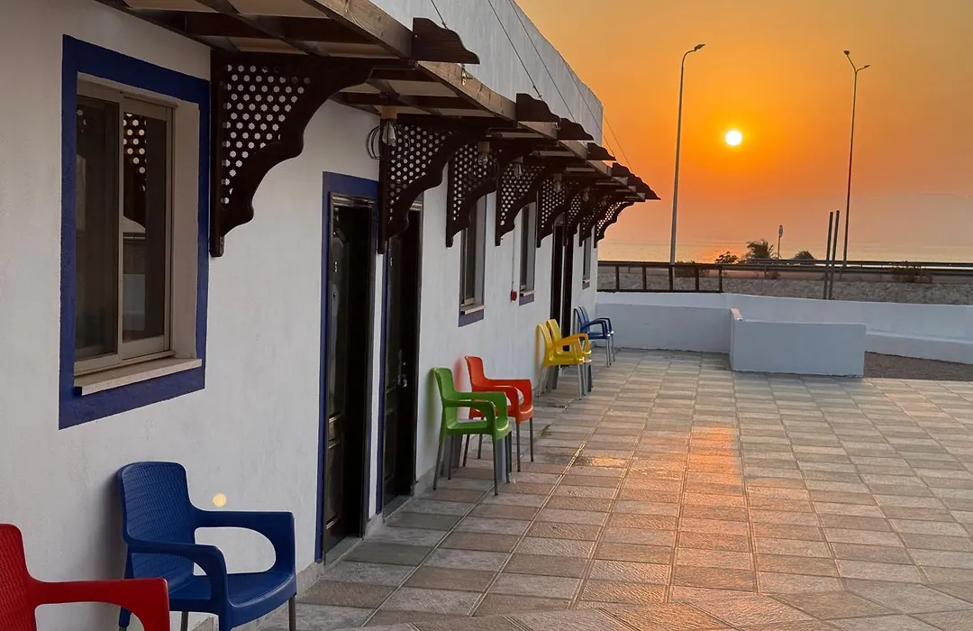 Camel Dive Club By The Sea Inn-1