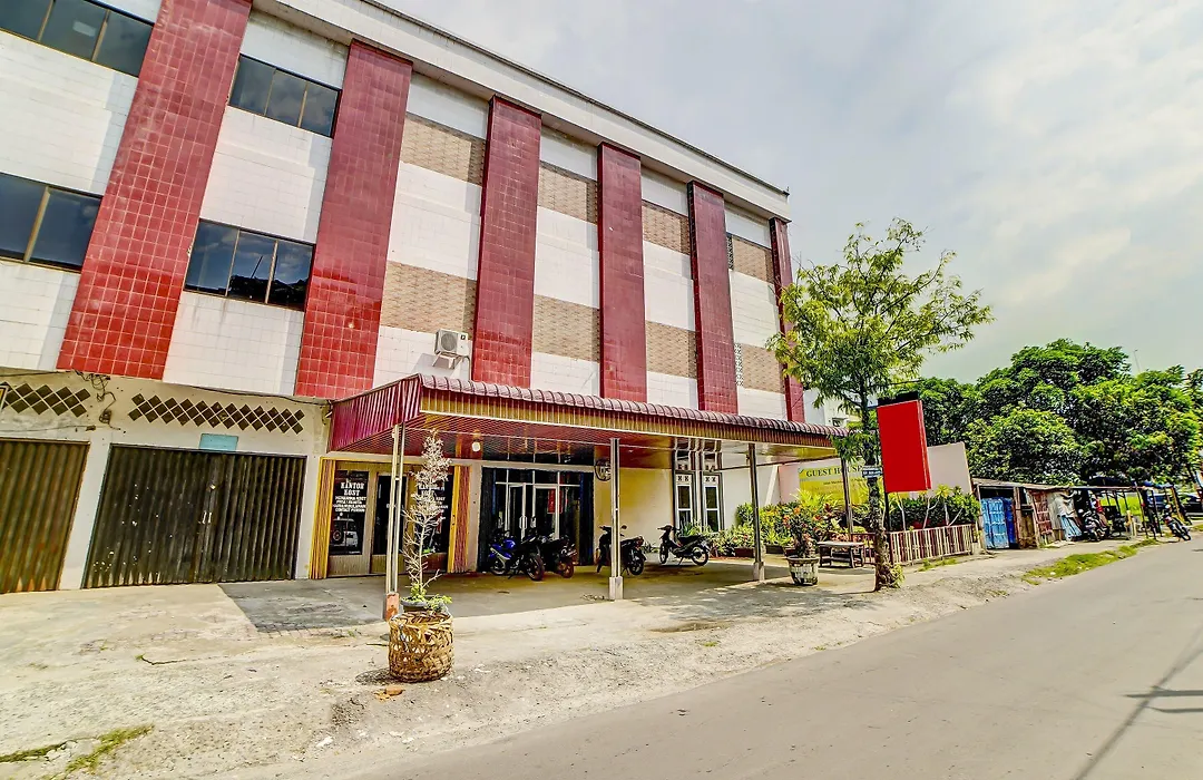 Oyo 91224 Brayan Guest House-1