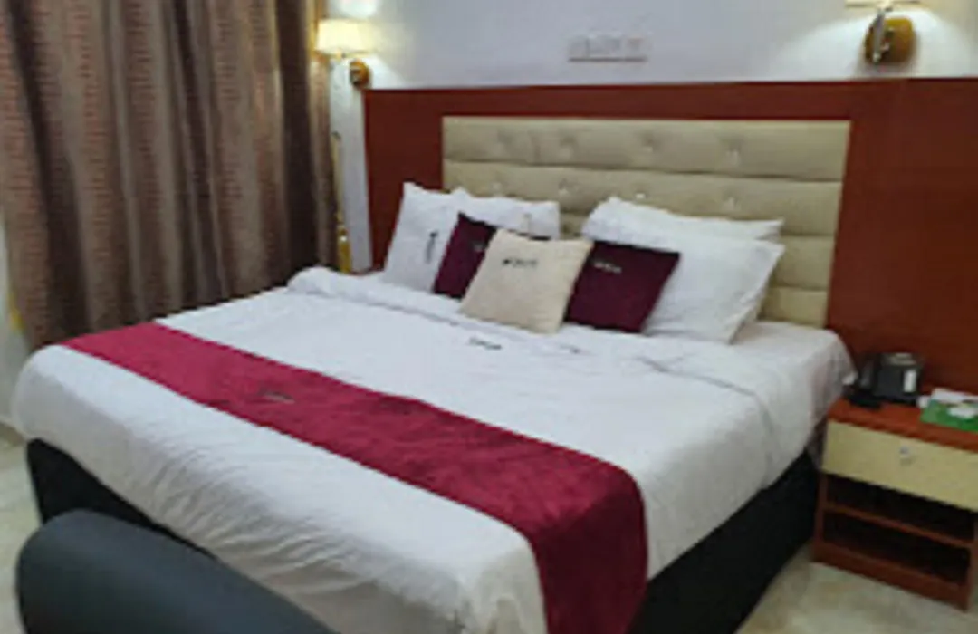 Time Oak Hotel And Suites Royale-1