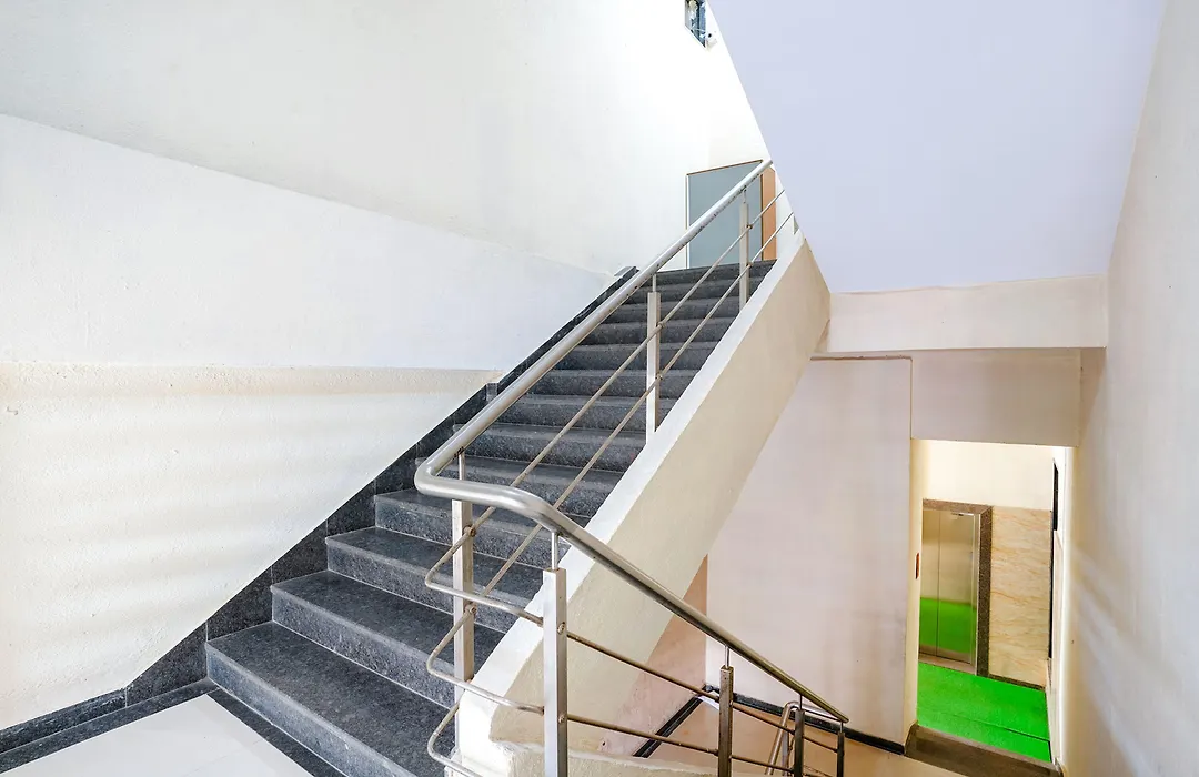 Fabhotel Azure - Nr. Mumbai International Airport-1